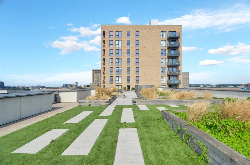 1 bedroom apartments/flats for sale in Lismore Boulevard, Colindale Gardens, Colindale - NW9 view 14