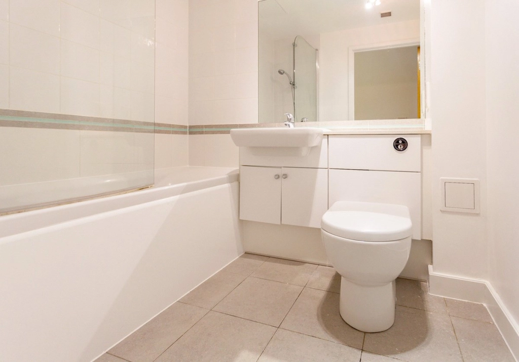2 bedrooms apartments/flats for sale in Boulevard Drive, Beaufort Park, Colindale - NW9 view 8