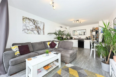 Grahame Park Way, Colindale - NW9 view 3