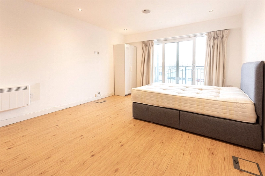 Studio apartments/flats for sale in Heritage Avenue, Beaufort Park, Colindale - NW9 view 6