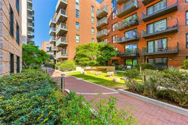 Greenleaf Walk, Southall - UB1 view 14
