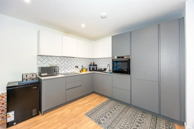 Greenleaf Walk, Southall - UB1 view 7