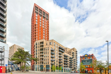 Healum Avenue, Southall - UB2 view 1