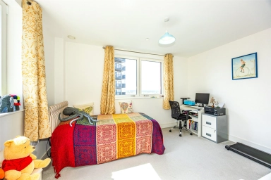 Healum Avenue, Southall - UB2 view 20