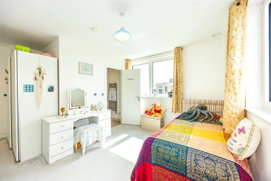 Healum Avenue, Southall - UB2 view 5