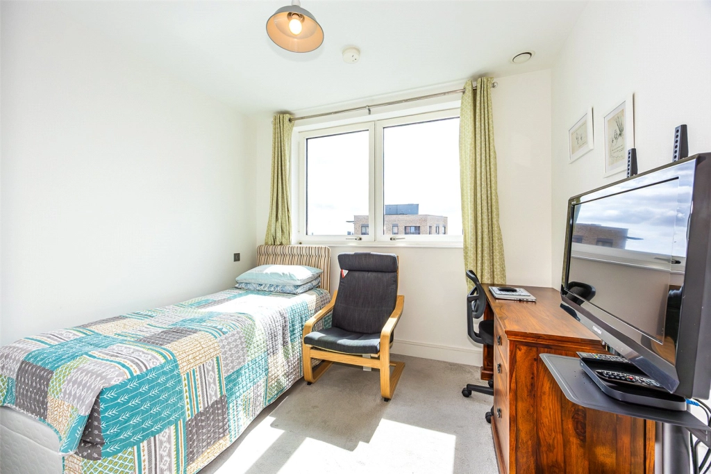 3 bedrooms apartments/flats for sale in Healum Avenue, Southall - UB2 view 7
