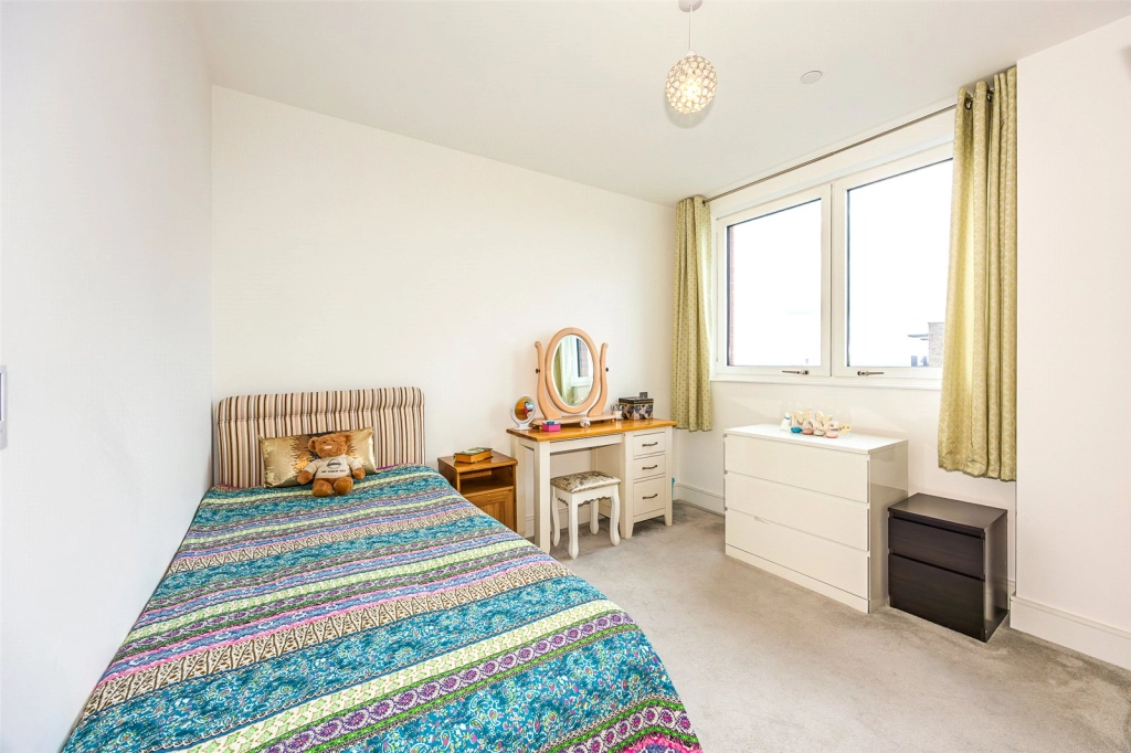 3 bedrooms apartments/flats for sale in Healum Avenue, Southall - UB2 view 6