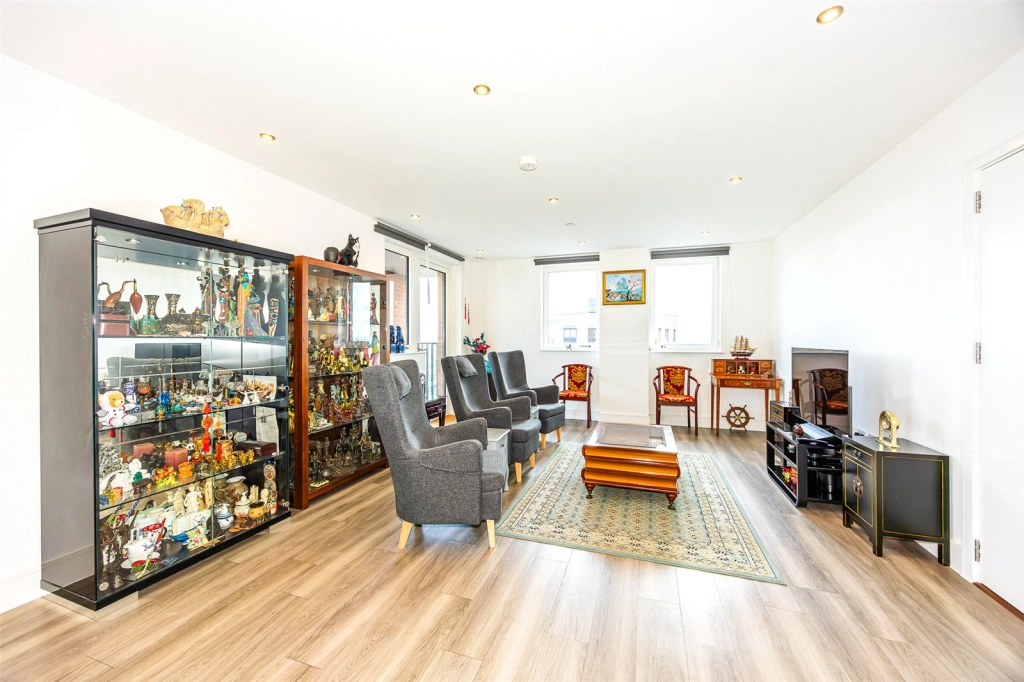 3 bedrooms apartments/flats for sale in Healum Avenue, Southall - UB2 view 16