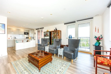 Healum Avenue, Southall - UB2 view 3