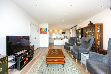 Healum Avenue, Southall - UB2 view 2