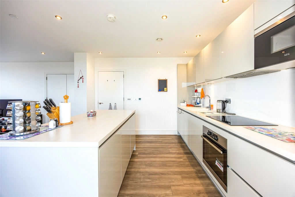 3 bedrooms apartments/flats for sale in Healum Avenue, Southall - UB2 view 4