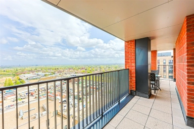 Healum Avenue, Southall - UB2 view 9