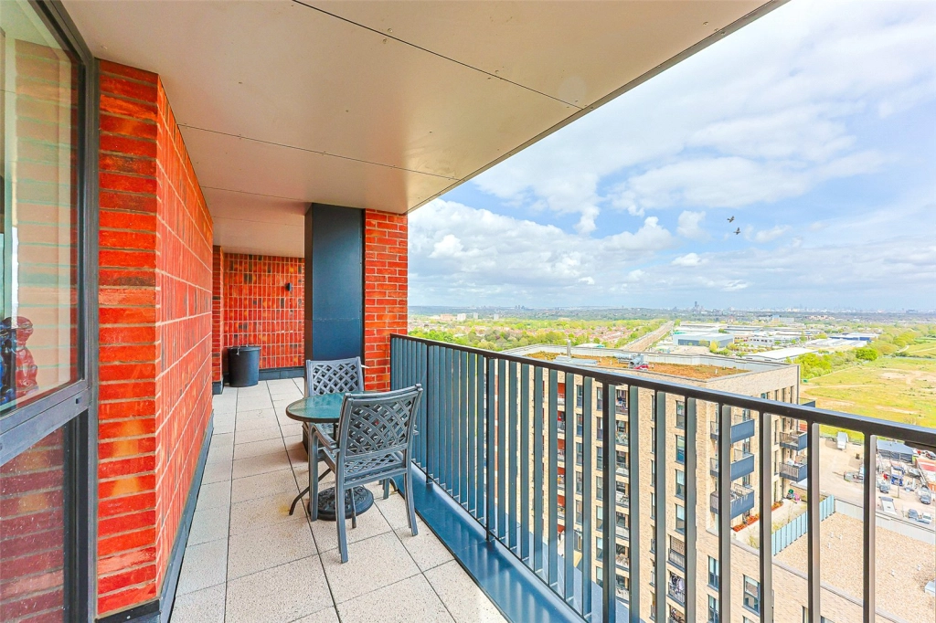 3 bedrooms apartments/flats for sale in Healum Avenue, Southall - UB2 view 11