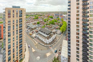 Healum Avenue, Southall - UB2 view 15