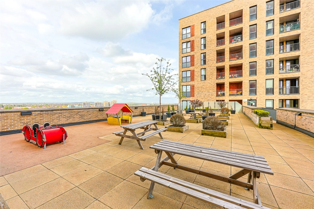 3 bedrooms apartments/flats for sale in Healum Avenue, Southall - UB2 view 14