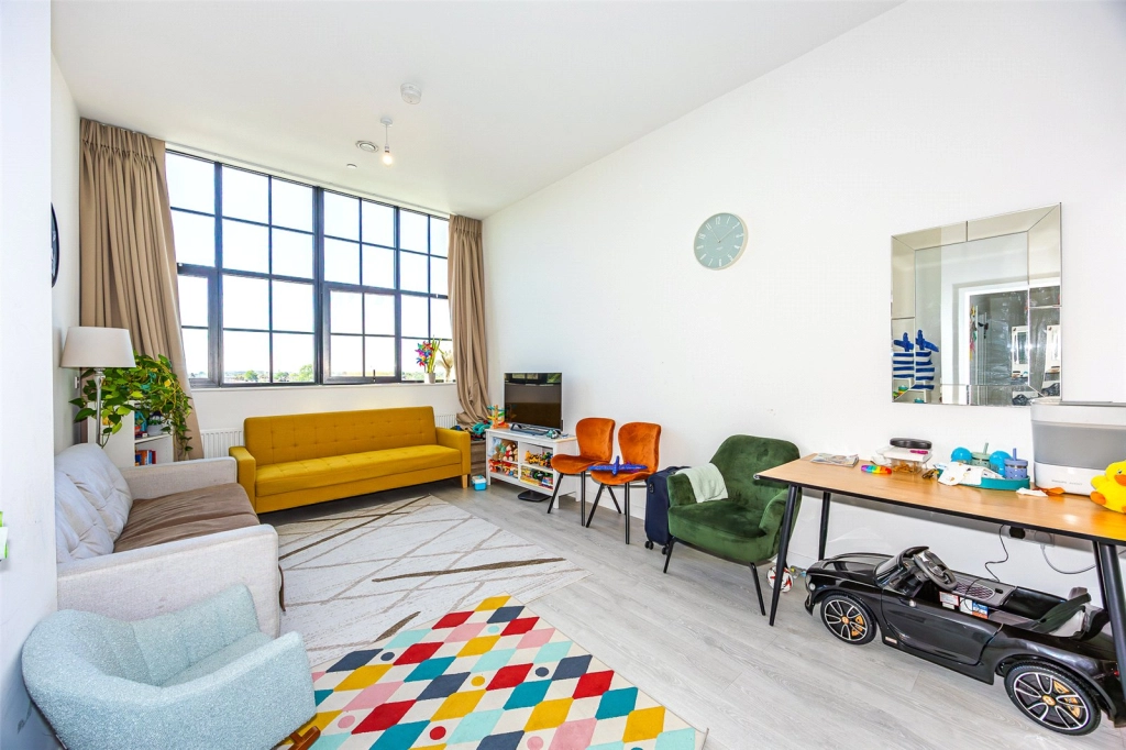 2 bedrooms apartments/flats for sale in Carnation Gardens, Hayes - UB3 view 11