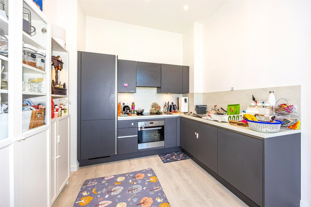 2 bedrooms apartments/flats for sale in Carnation Gardens, Hayes - UB3 view 9