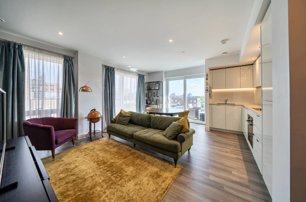 1 bedroom apartments/flats for sale in Lismore Boulevard, Colindale Gardens, Colindale - NW9 view 2