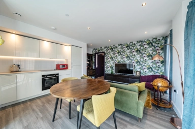 Lismore Boulevard, Colindale Gardens, Colindale - NW9 view 8