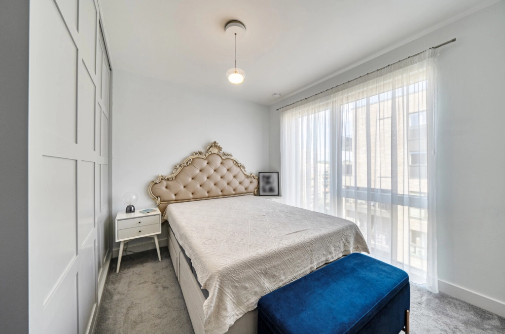 1 bedroom apartments/flats for sale in Lismore Boulevard, Colindale Gardens, Colindale - NW9 view 15