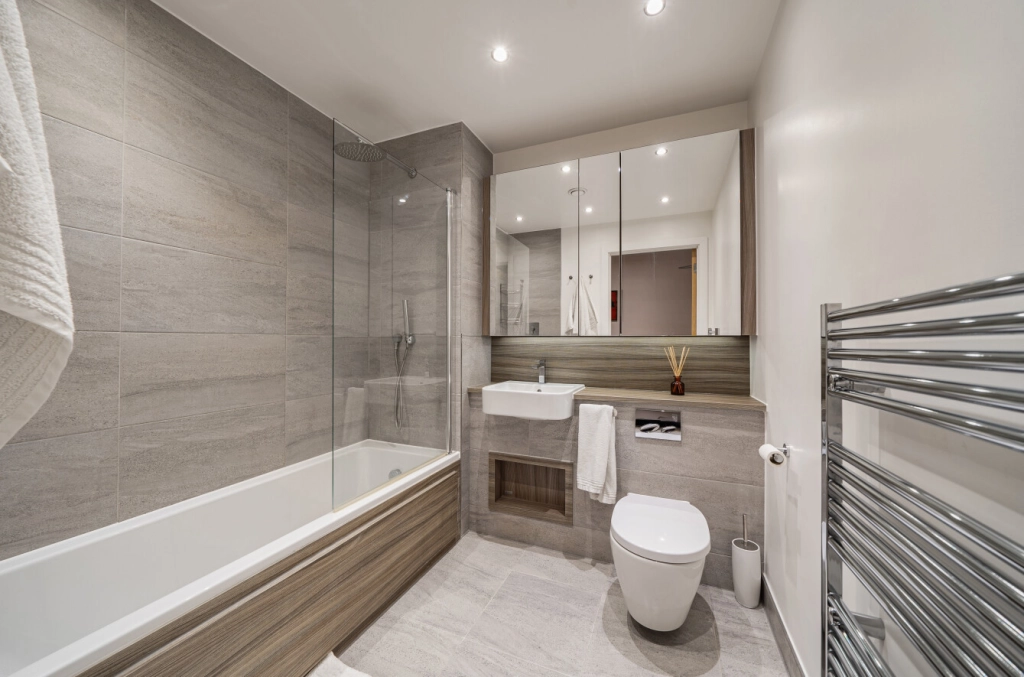 1 bedroom apartments/flats for sale in Lismore Boulevard, Colindale Gardens, Colindale - NW9 view 7