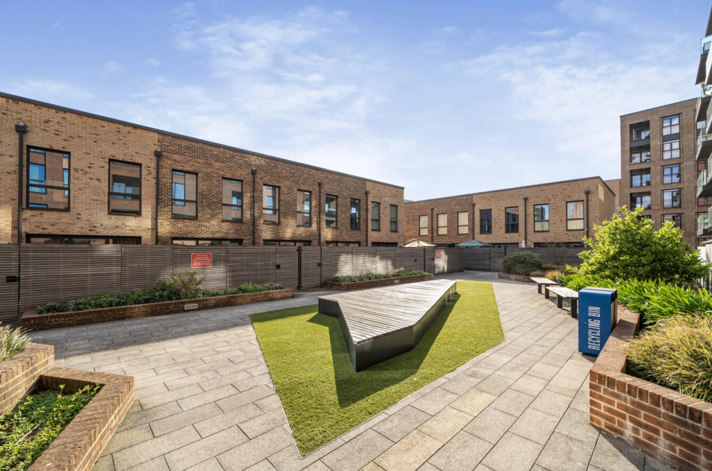 1 bedroom apartments/flats for sale in Lismore Boulevard, Colindale Gardens, Colindale - NW9 view 18