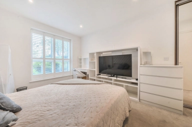 Greenleaf Walk, Southall - UB1 view 19