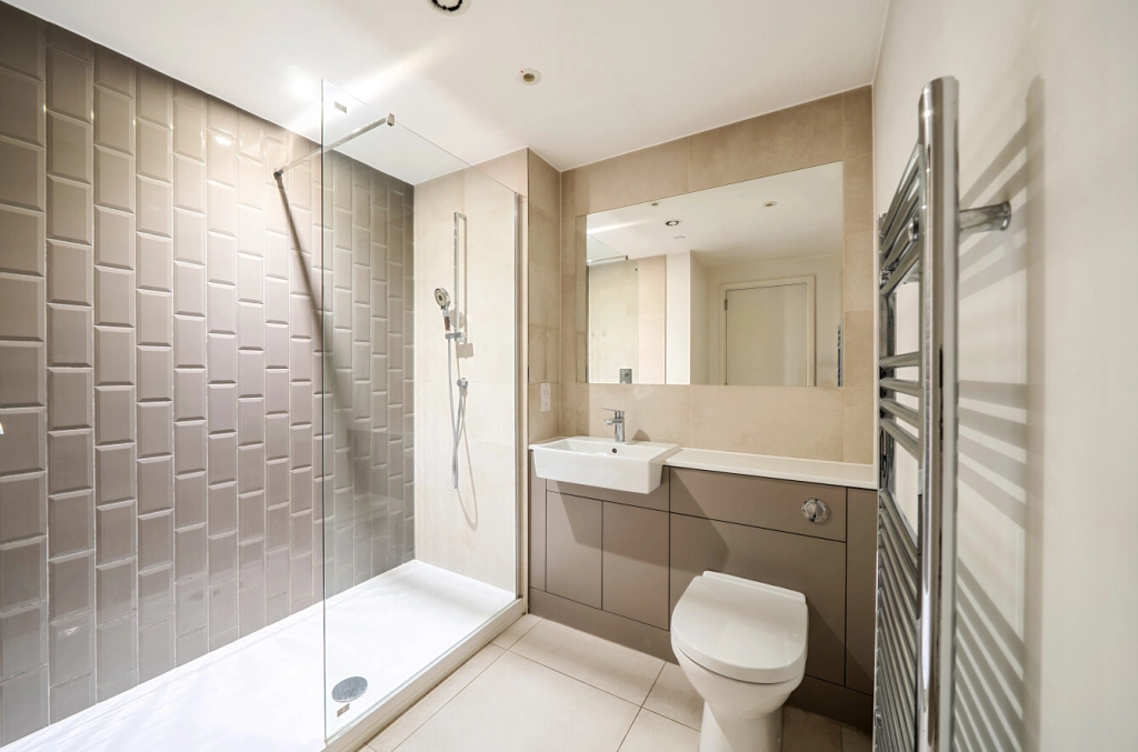 1 bedroom apartments/flats for sale in Caversham Road, Beaufort Park, Colindale - NW9 view 9