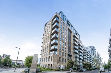 Caversham Road, Beaufort Park, Colindale - NW9 view 1