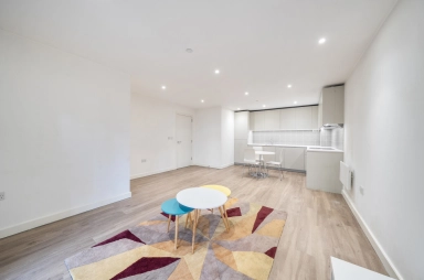 Caversham Road, Beaufort Park, Colindale - NW9 view 3