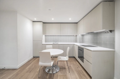 Caversham Road, Beaufort Park, Colindale - NW9 view 4
