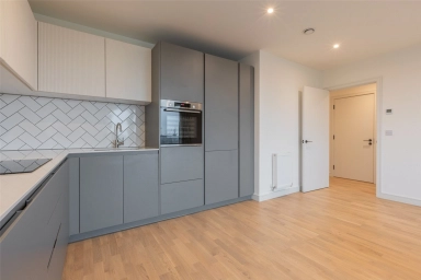 Accolade Avenue, Southall - UB1 view 13