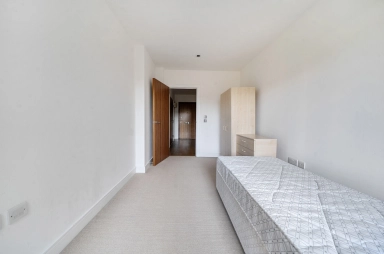 Longfield Avenue, Ealing - W5 view 30