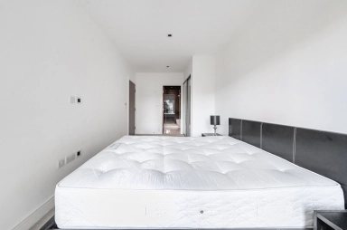 Longfield Avenue, Ealing - W5 view 35
