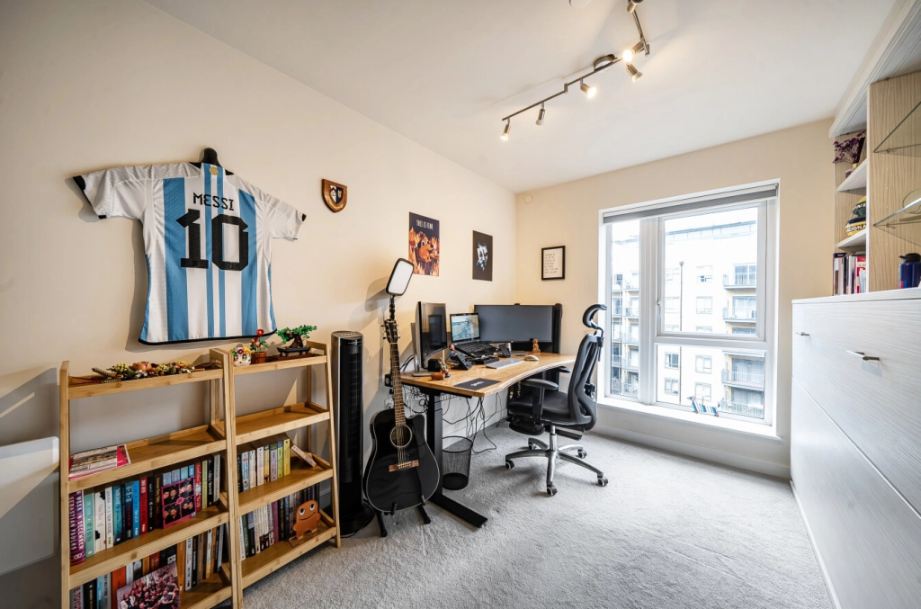2 bedrooms apartments/flats for sale in Beaufort Square, Beaufort Park, Colindale - NW9 view 13