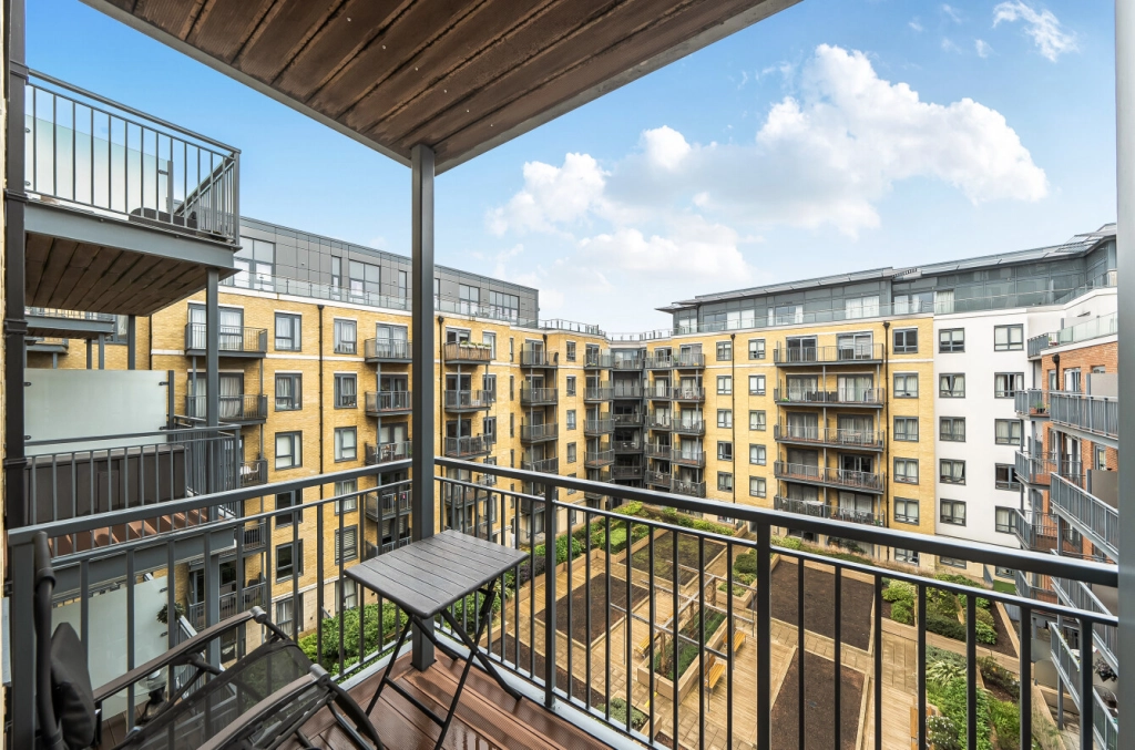 2 bedrooms apartments/flats for sale in Beaufort Square, Beaufort Park, Colindale - NW9 view 17