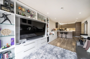 Beaufort Square, Beaufort Park, Colindale - NW9 view 4