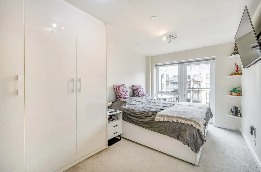 2 bedrooms apartments/flats for sale in Beaufort Square, Beaufort Park, Colindale - NW9 view 9