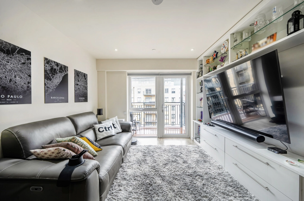 2 bedrooms apartments/flats for sale in Beaufort Square, Beaufort Park, Colindale - NW9 view 5