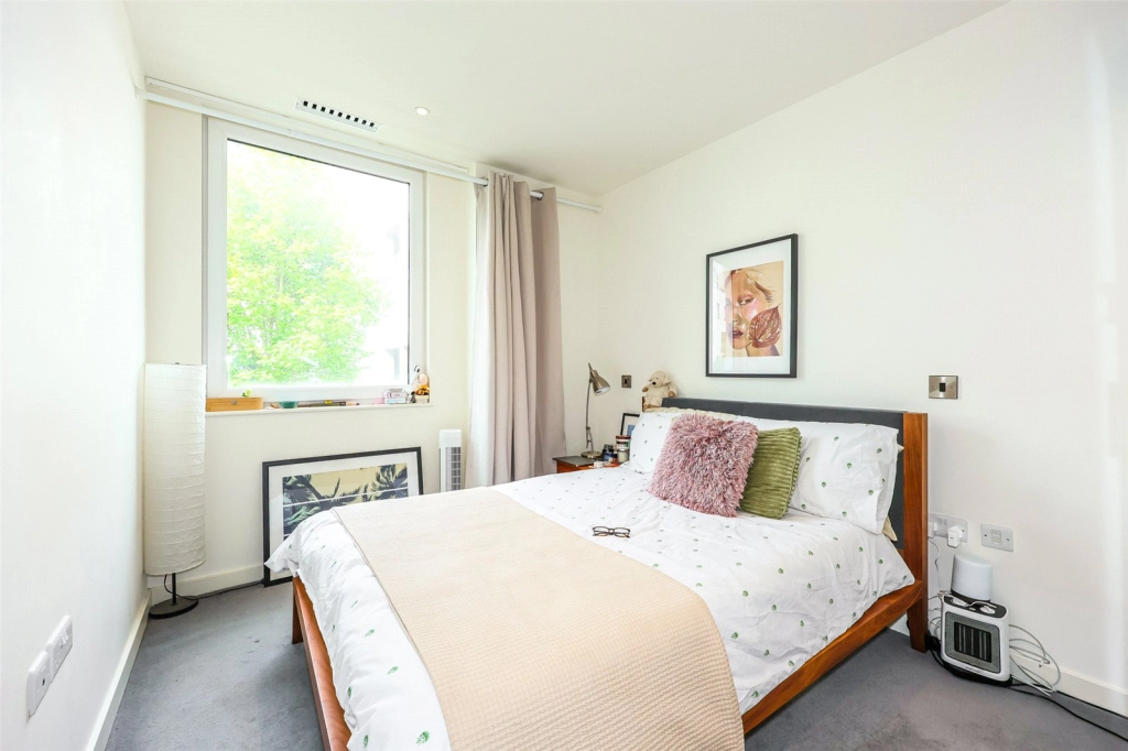 2 bedrooms apartments/flats for sale in Capitol Way, Colindale - NW9 view 5