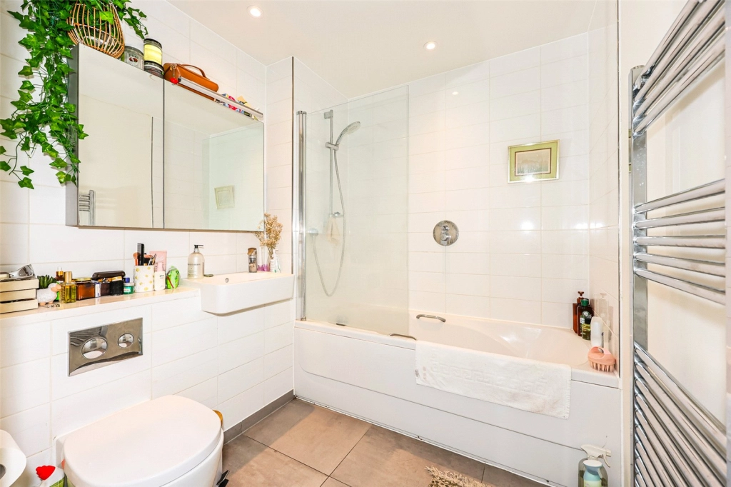 2 bedrooms apartments/flats for sale in Capitol Way, Colindale - NW9 view 8