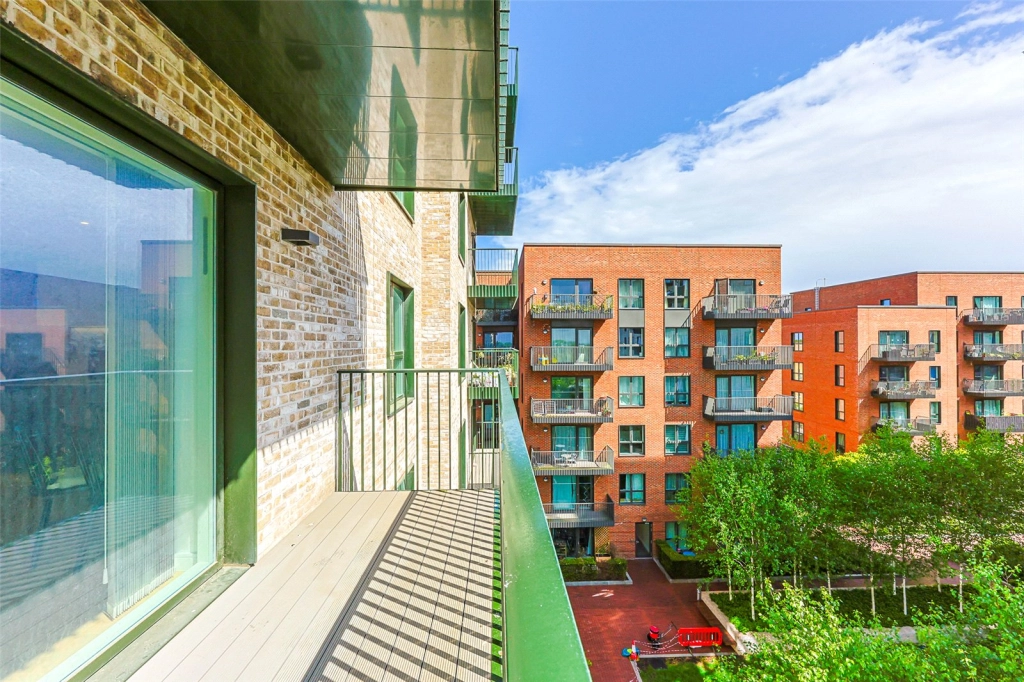 1 bedroom apartments/flats for sale in Greenleaf Walk, Southall - UB1 view 12