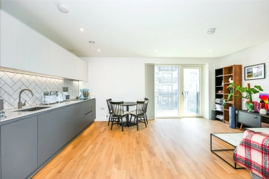 Greenleaf Walk, Southall - UB1 view 13