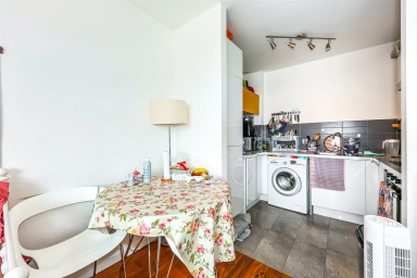 Bromyard Avenue, Acton - W3 view 4
