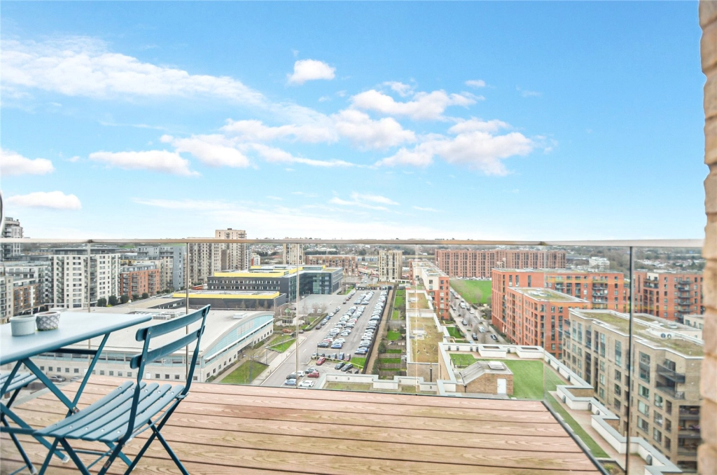 1 bedroom apartments/flats for sale in Lismore Boulevard, Colindale Gardens, Colindale - NW9 view 11