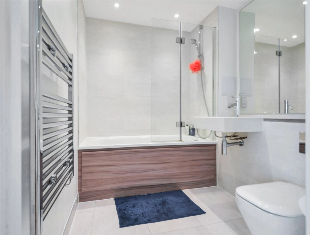 1 bedroom apartments/flats for sale in Lismore Boulevard, Colindale Gardens, Colindale - NW9 view 8