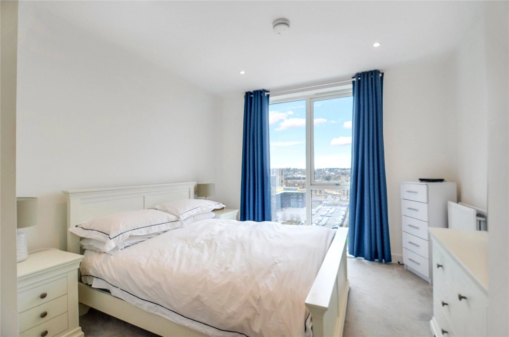1 bedroom apartments/flats for sale in Lismore Boulevard, Colindale Gardens, Colindale - NW9 view 6
