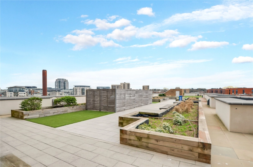 1 bedroom apartments/flats for sale in Lismore Boulevard, Colindale Gardens, Colindale - NW9 view 15