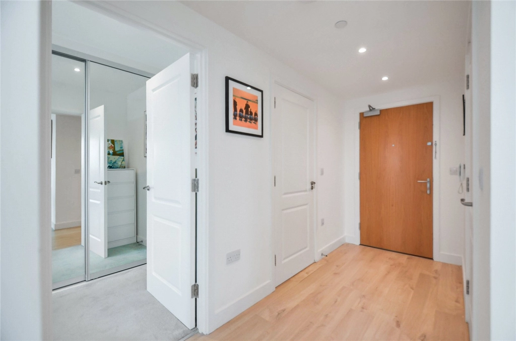 1 bedroom apartments/flats for sale in Lismore Boulevard, Colindale Gardens, Colindale - NW9 view 9