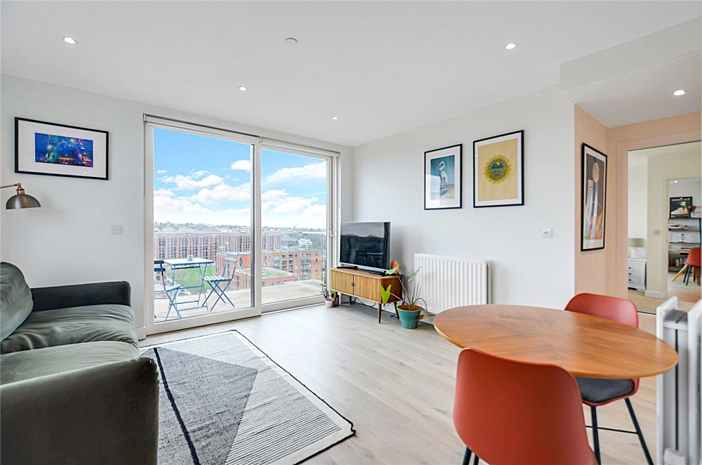 1 bedroom apartments/flats for sale in Lismore Boulevard, Colindale Gardens, Colindale - NW9 view 3